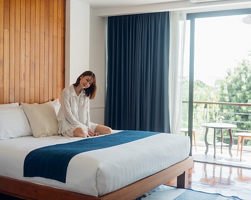 Deluxe Pool View Room